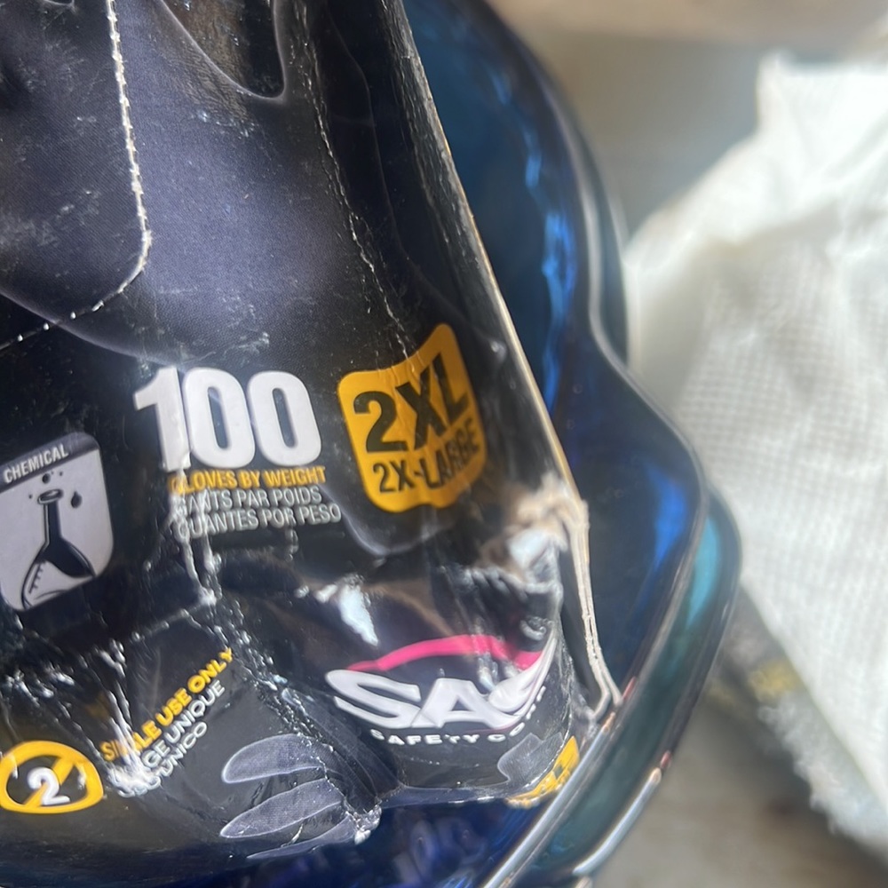 Gloves - Picture 2 of 2